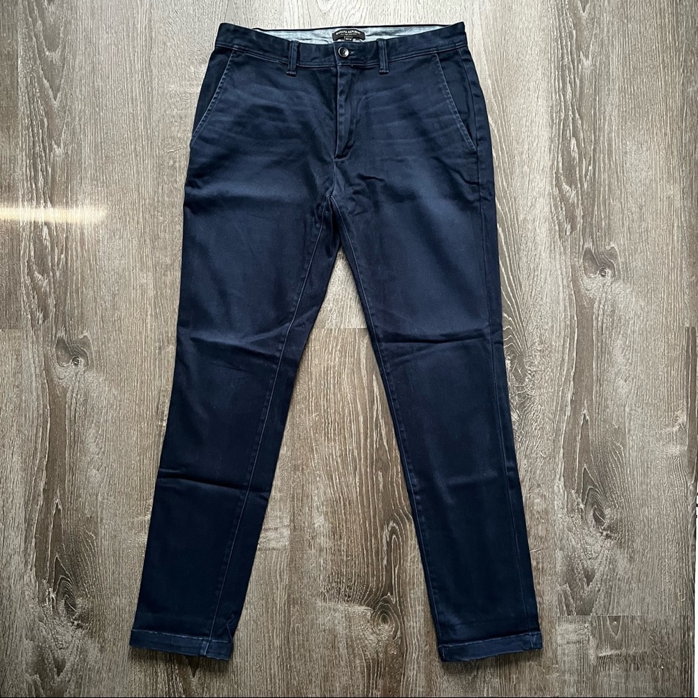 Banana Republic - 31x32 - EUC - Navy Blue Fulton Skinny Chinos